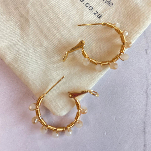 Retro Hoop in Cream Quartz (Gold)