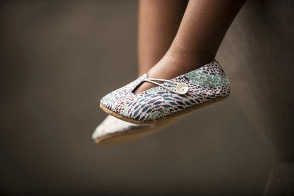 Myang Keyhole / Unisex - Denim and Blue Fish Swirl