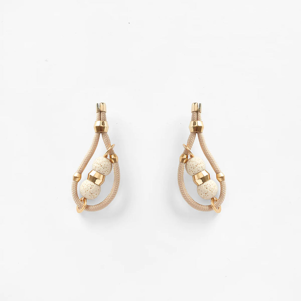 Pichulik Ember earrings (in Beige lava)