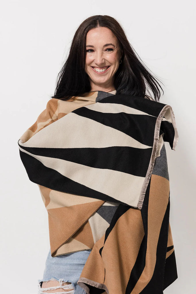 Geo Triangle Wrap | Camel/Black