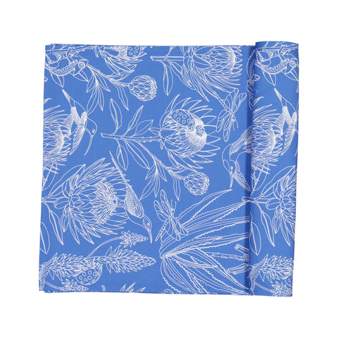 Table Runners (2.5M) / Bloom Essence (Cream on Blue)